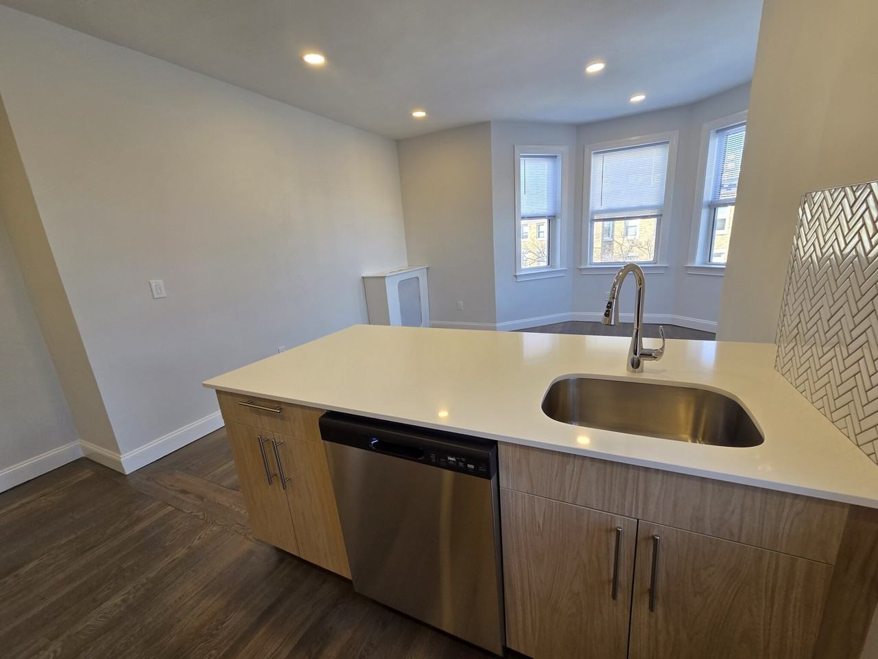 Queensberry St #4 - Photo 6 of 13