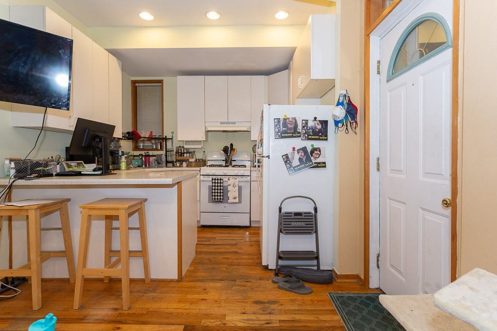 1305 N Greenview Ave #RA8 - Photo 6 of 18