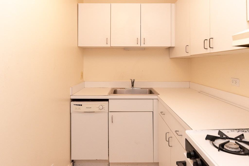 620 W Wellington Ave #P21 - Photo 2 of 20