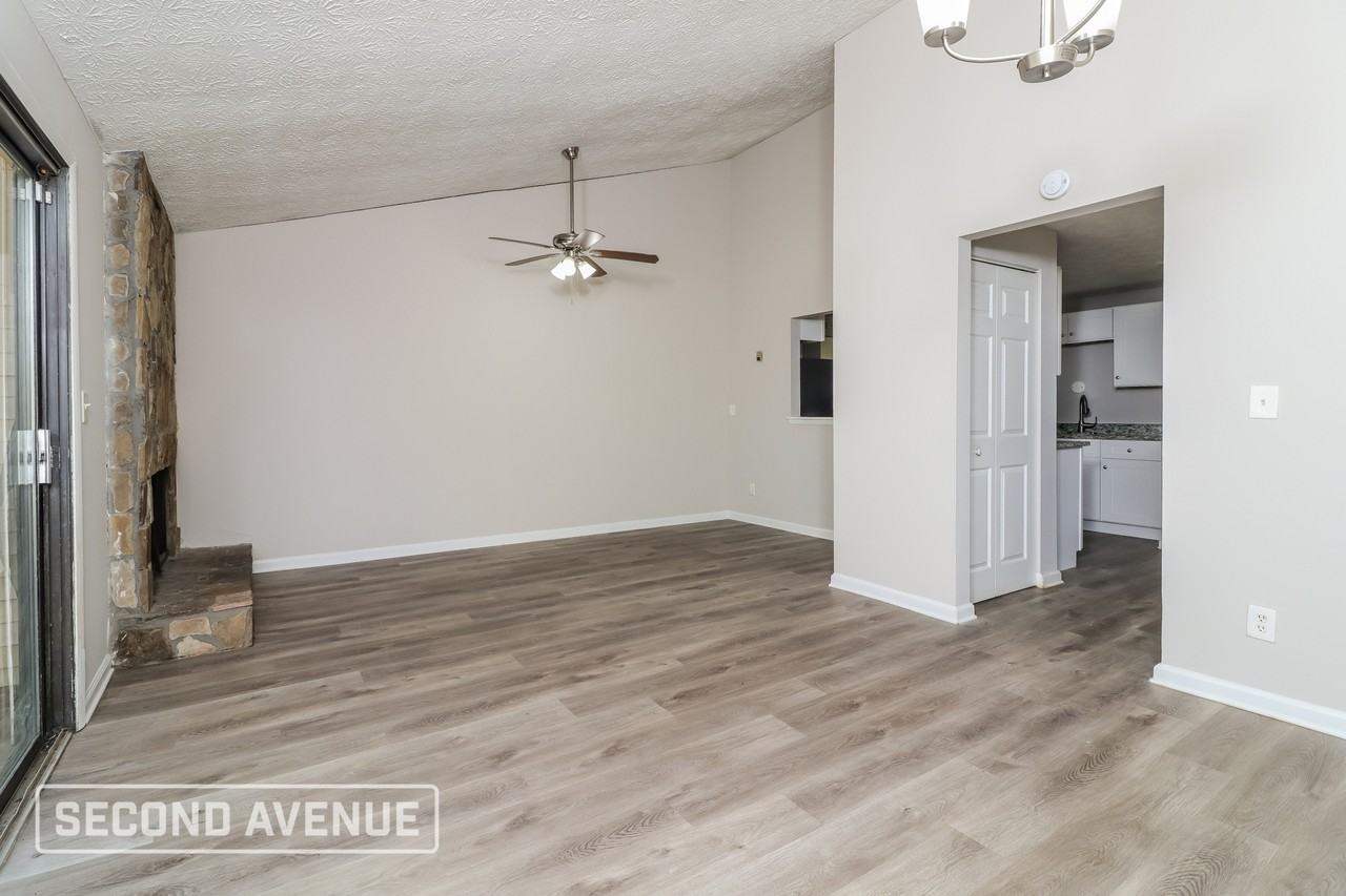 2196 Scarbrough Dr - Photo 4 of 26