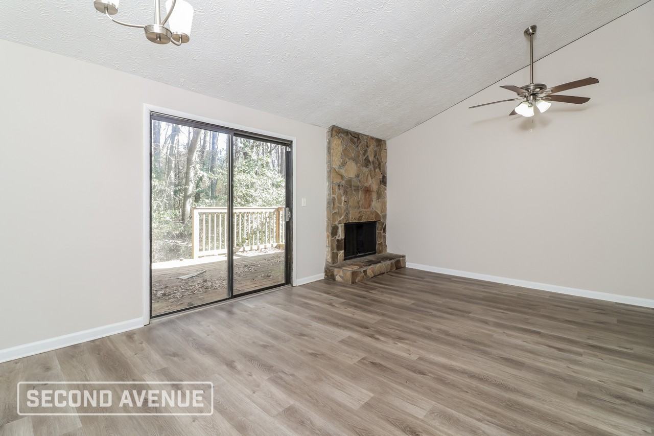 2196 Scarbrough Dr - Photo 7 of 26