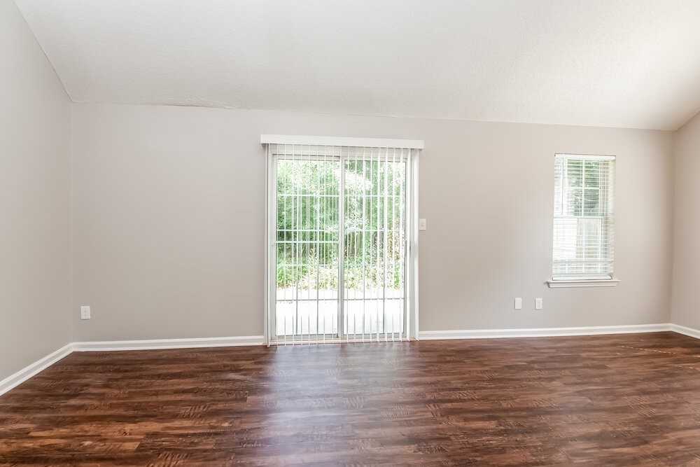 630 W Manor - Photo 5 of 17