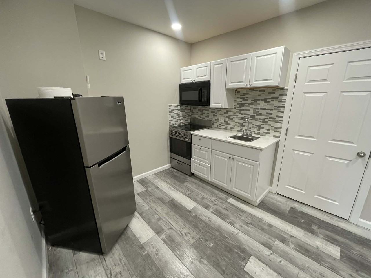 205 Endicott St #1 - Photo 7 of 11