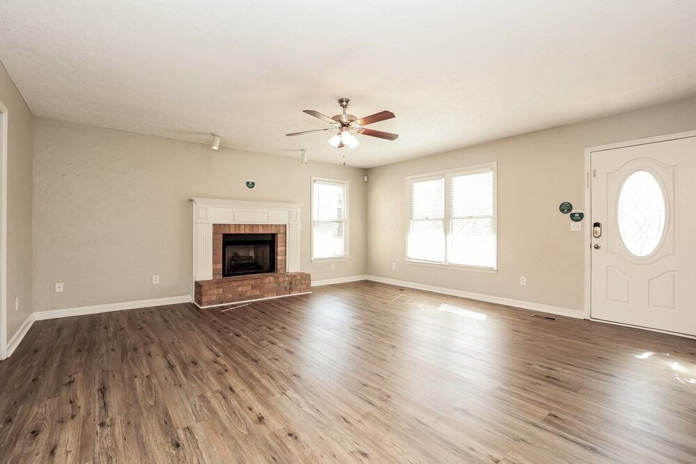 1818 Pennington Dr - Photo 4 of 17