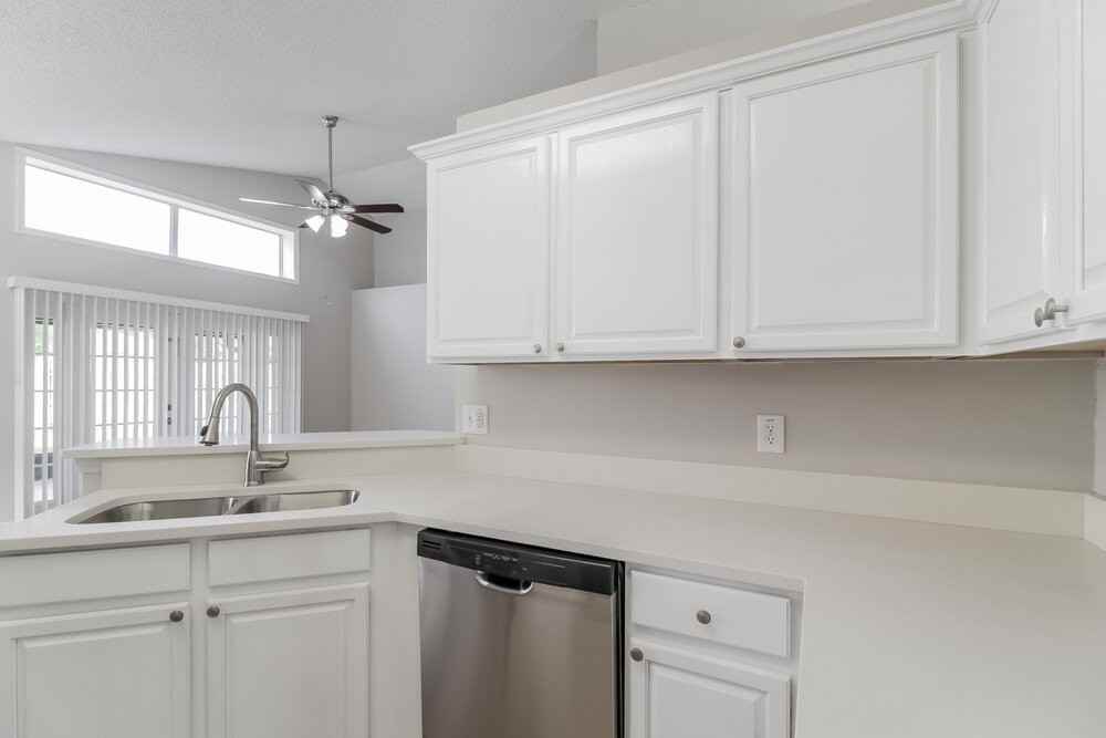 14525 Lisalynne Ct - Photo 5 of 16