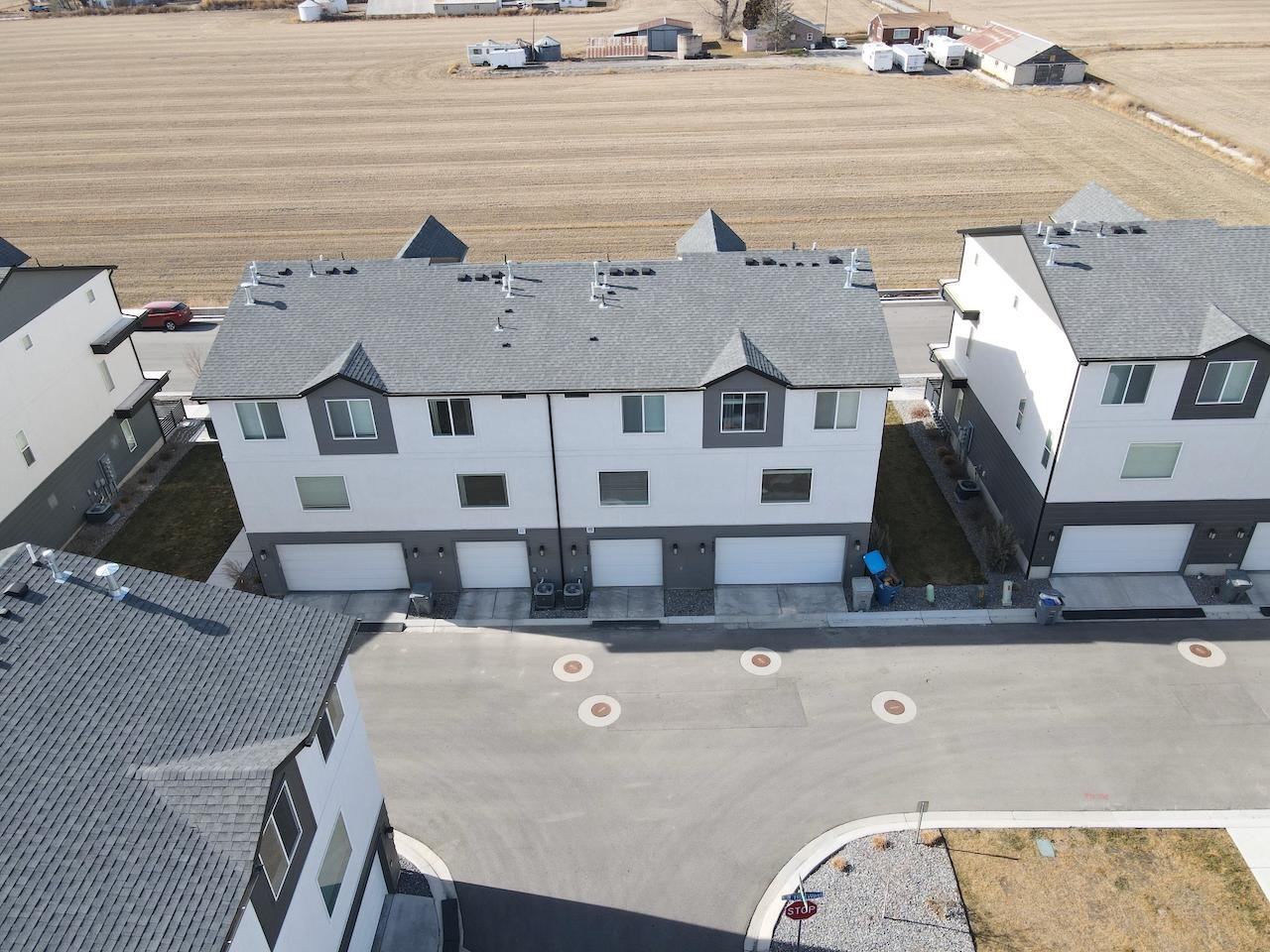 324 S 1150 W - Photo 5 of 20