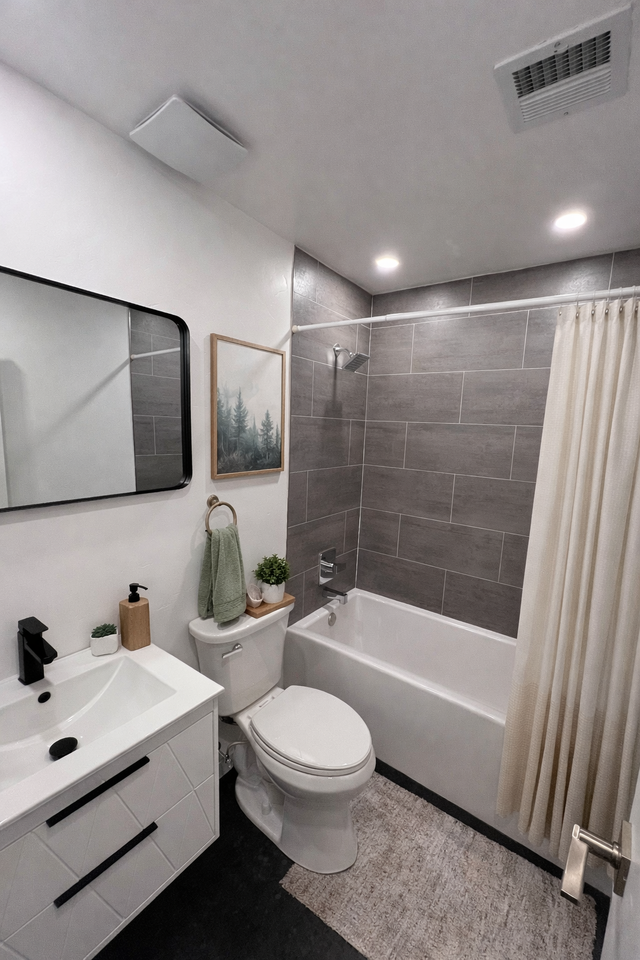 206 W 7th St #206 - Photo 2 of 16