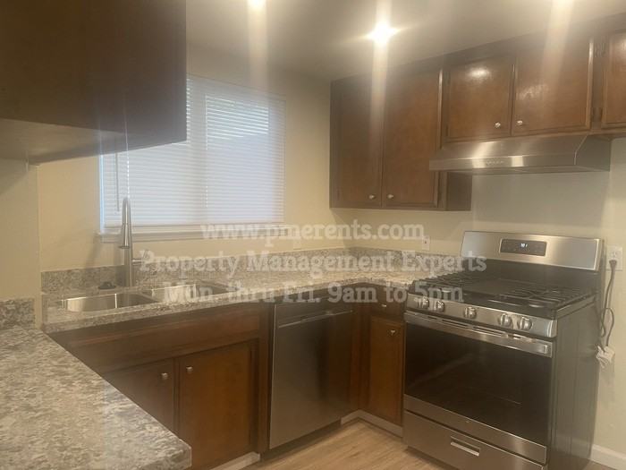 8054 N El Dorado St - Photo 2 of 7