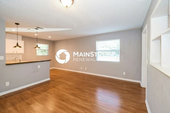 868 Filmore Ln - Photo 5 of 16