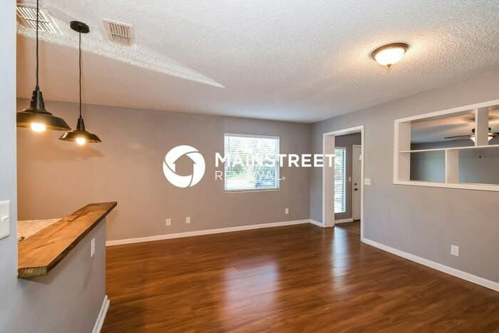 868 Filmore Ln - Photo 6 of 16