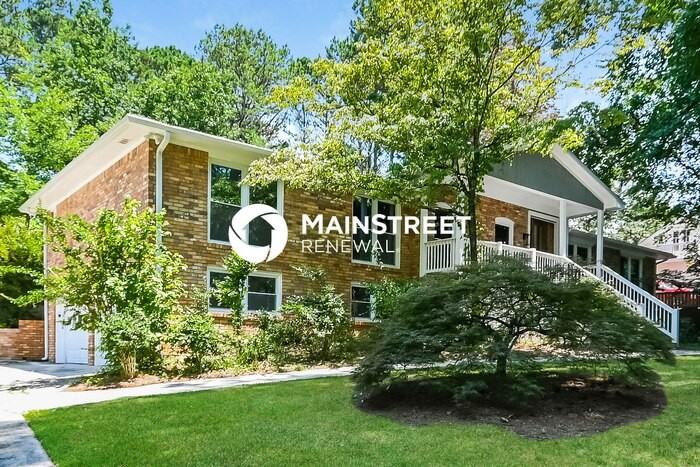 2448 Kingsley Dr Ne - Photo 2 of 15