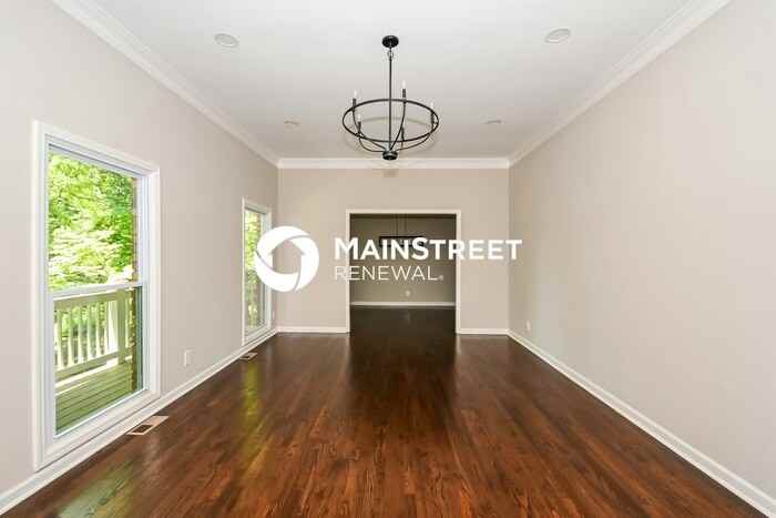 2448 Kingsley Dr Ne - Photo 5 of 15