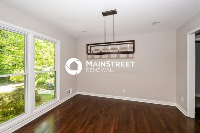 2448 Kingsley Dr Ne - Photo 7 of 15