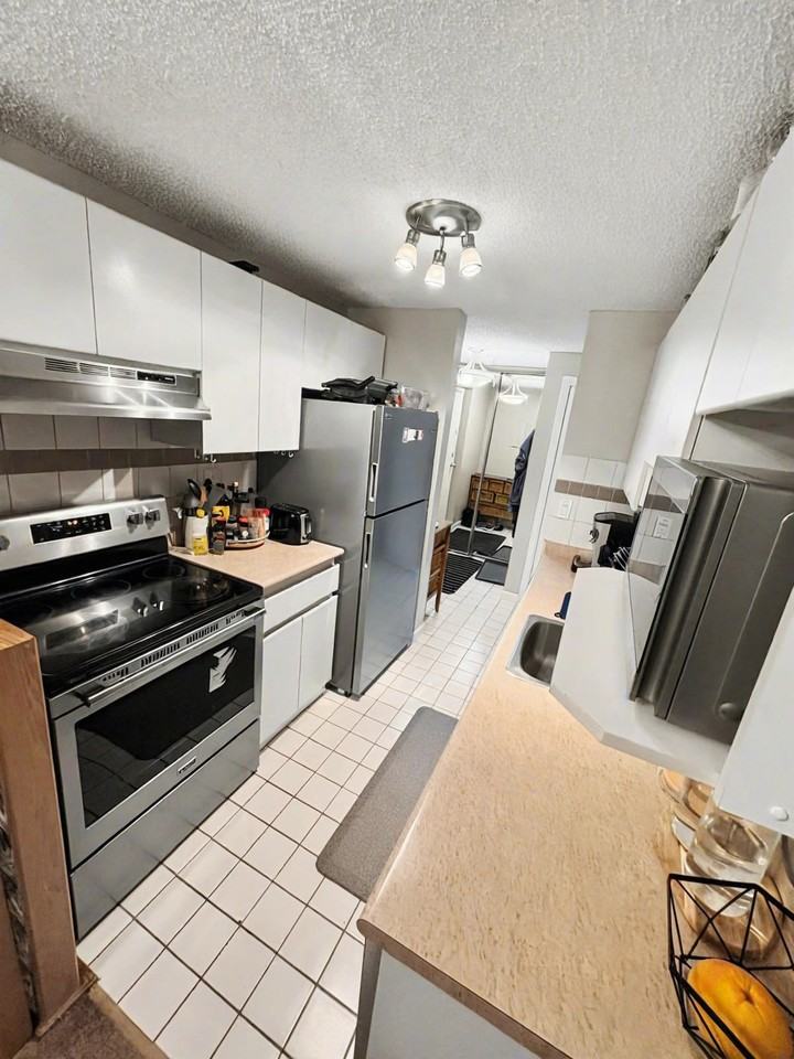 110 4th St W - Photo 6 of 44