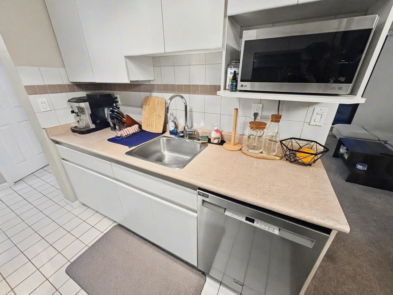 #1606-110 West 4th Street - Photo 7 of 22