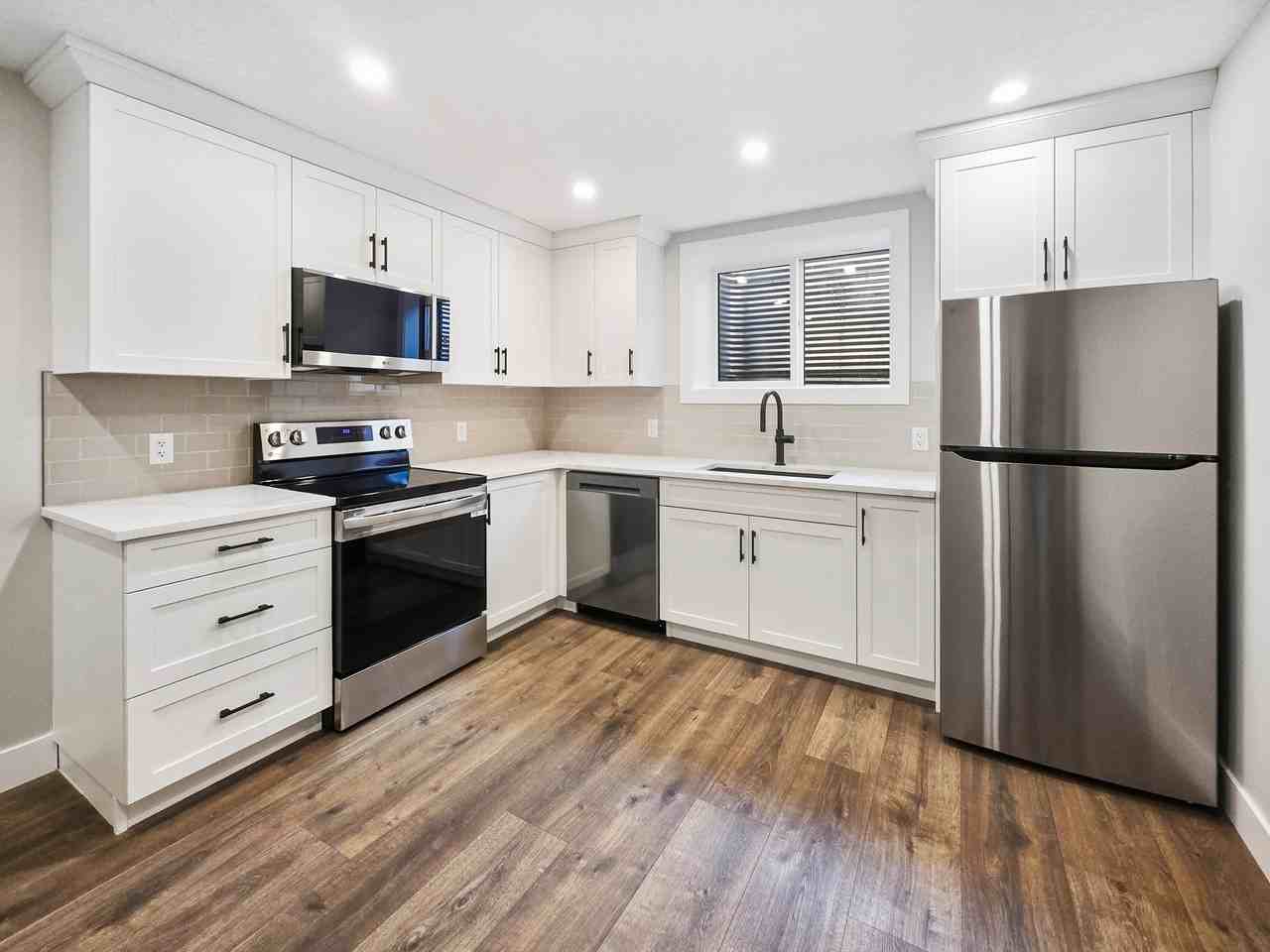 2600 28 Avenue Southwest (8 Plex), Calgary - Photo 2 of 13