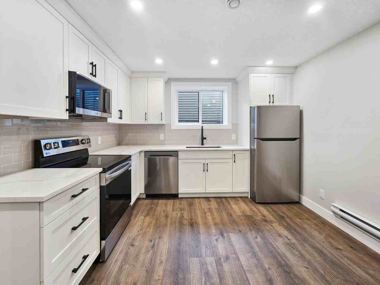 2600 28 Avenue Southwest (8 Plex), Calgary - Photo 3 of 13