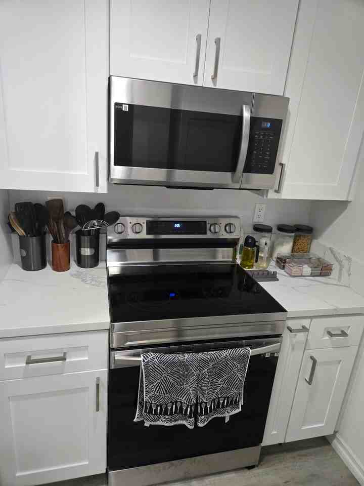 9229 Village Glen Dr #136 - Photo 2 of 16