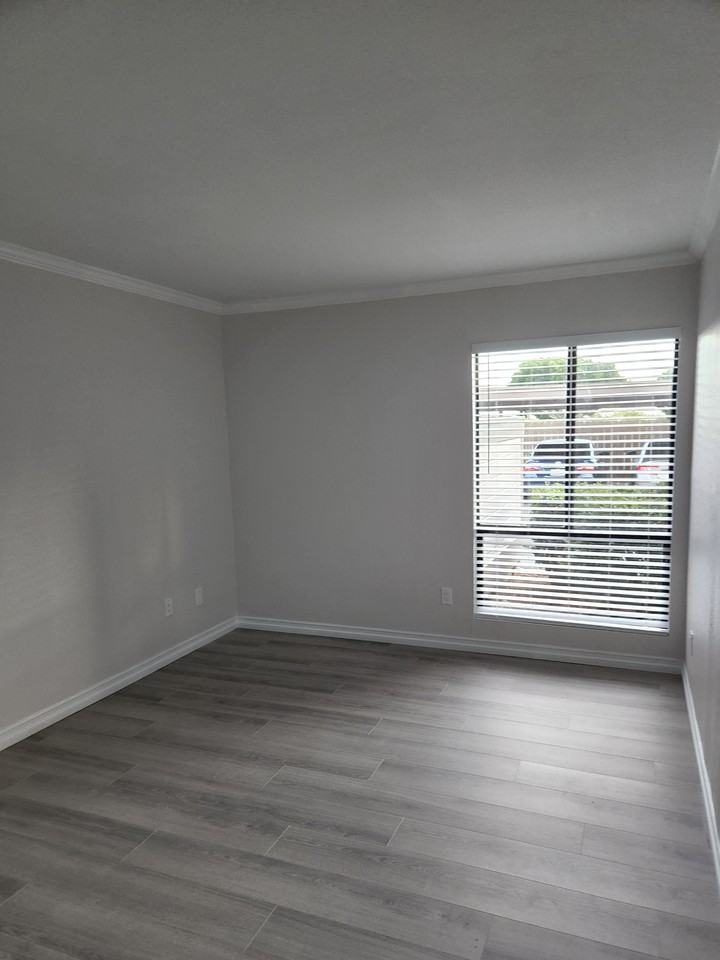 9229 Village Glen Dr #136 - Photo 7 of 16