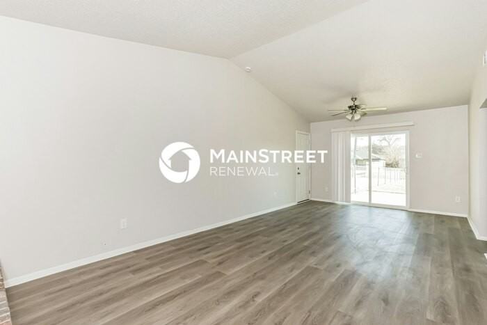 250 Prairie Grove Dr - Photo 2 of 19