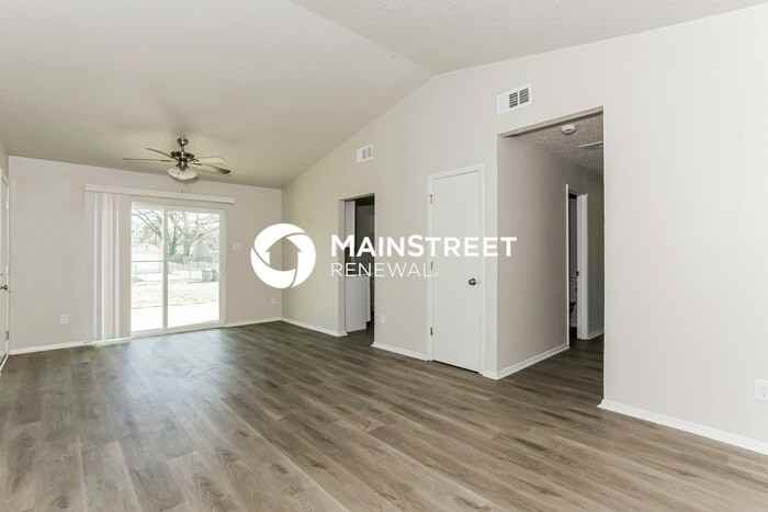 250 Prairie Grove Dr - Photo 4 of 19