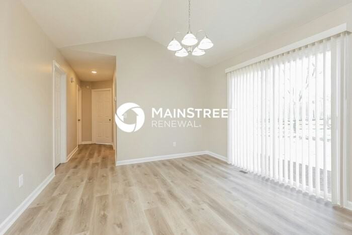 4872 Shasta Dr - Photo 5 of 16