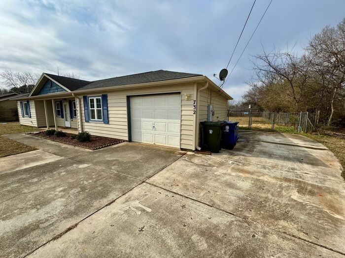 732 Jimmy Fisk Rd - Photo 2 of 28