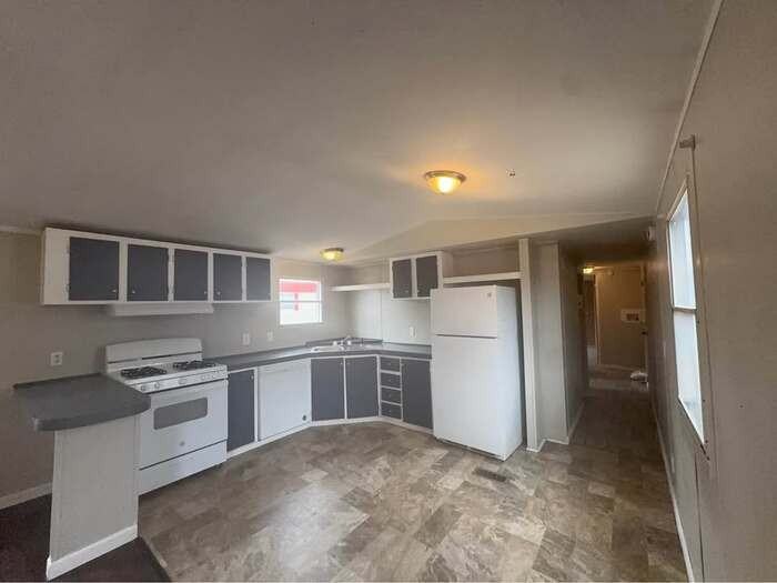 820 Grant Ave #78 - Photo 3 of 11