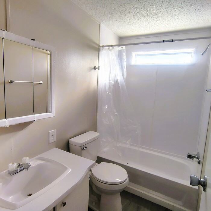 1900 Harper Dr #31 - Photo 4 of 12