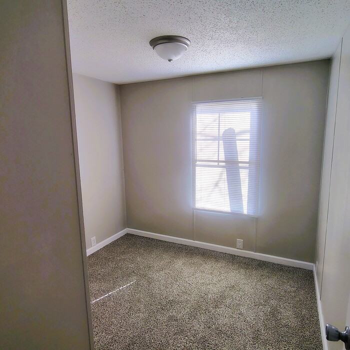 1900 Harper Dr #31 - Photo 7 of 12