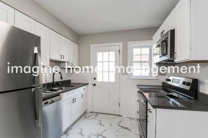 647 Ellwine Dr - Photo 6 of 17