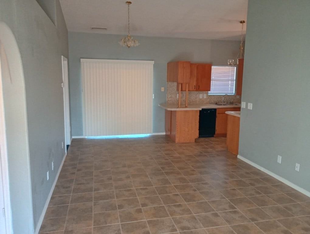 8340 W Concordia Dr #A - Photo 2 of 6