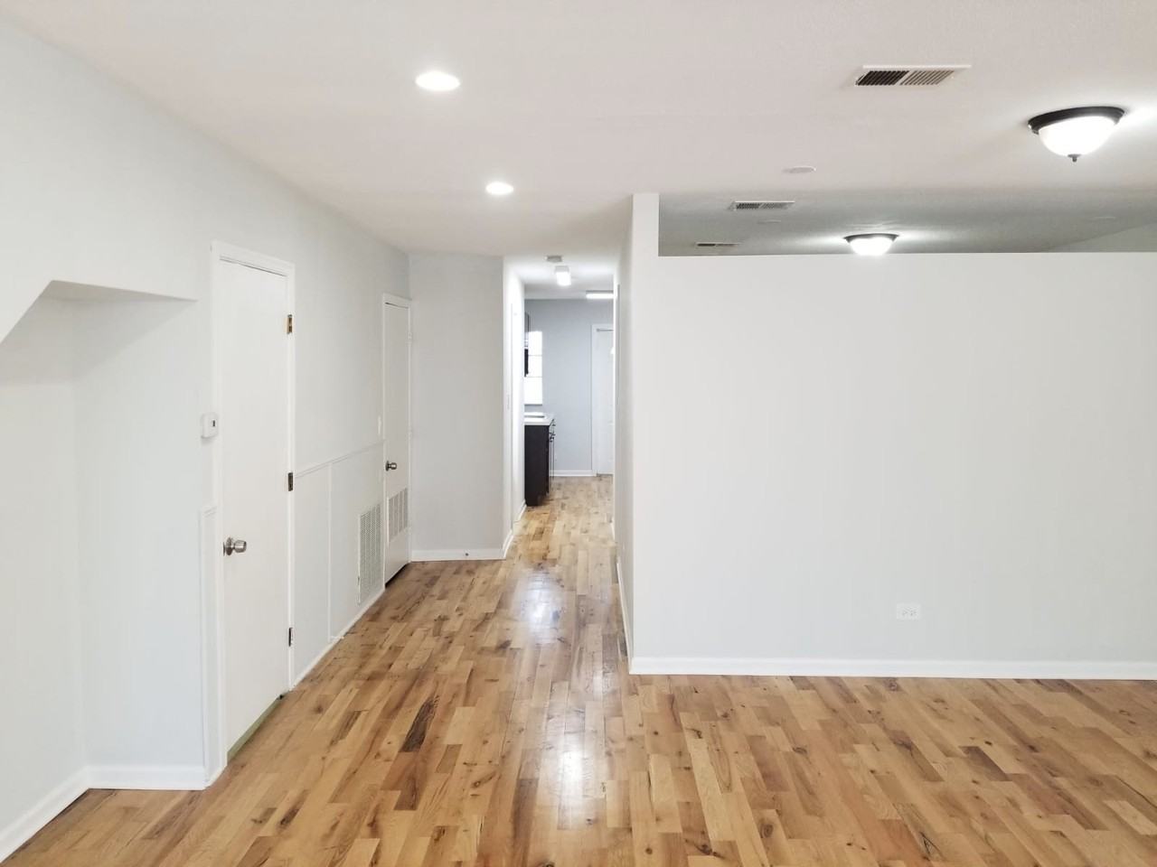 4642 N Francisco Ave - Photo 4 of 21