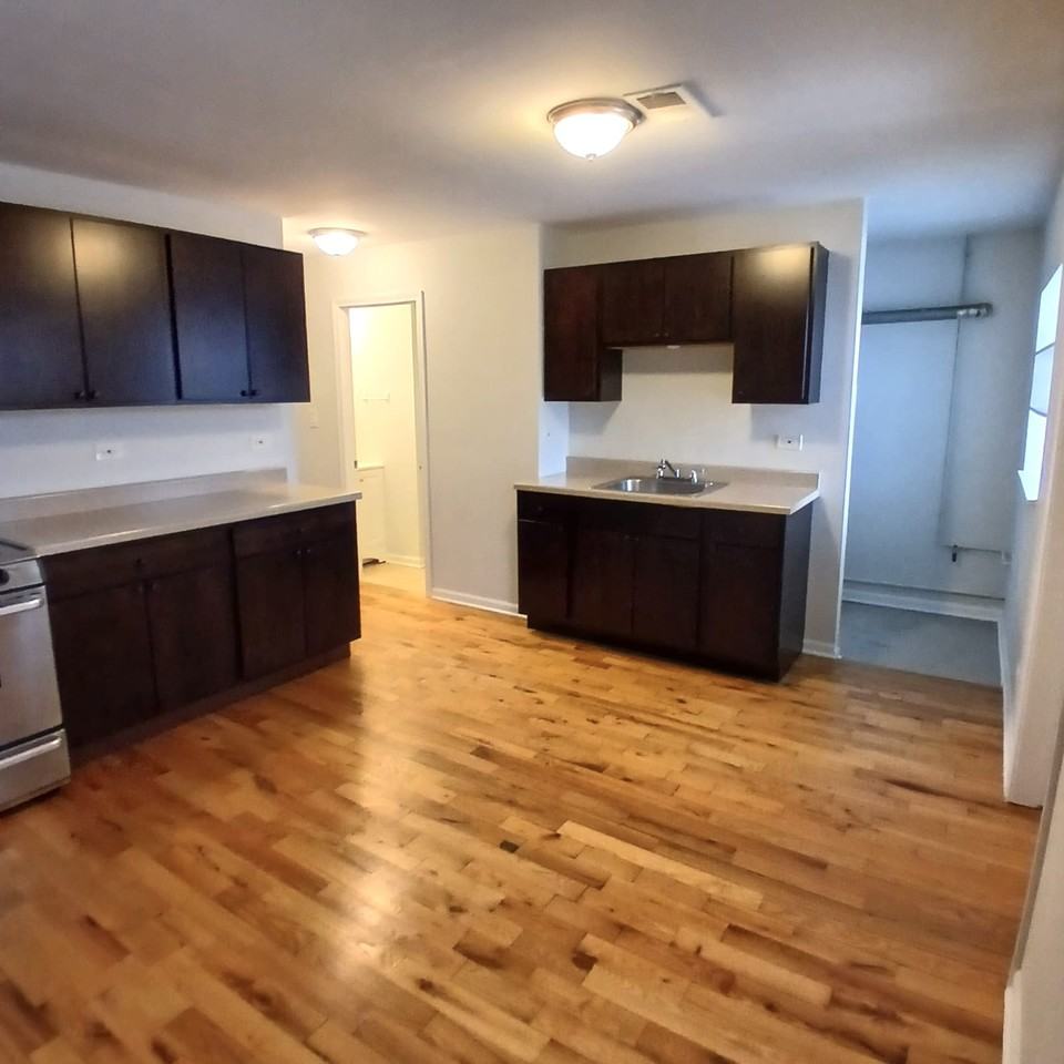 4642 N Francisco Ave - Photo 6 of 21