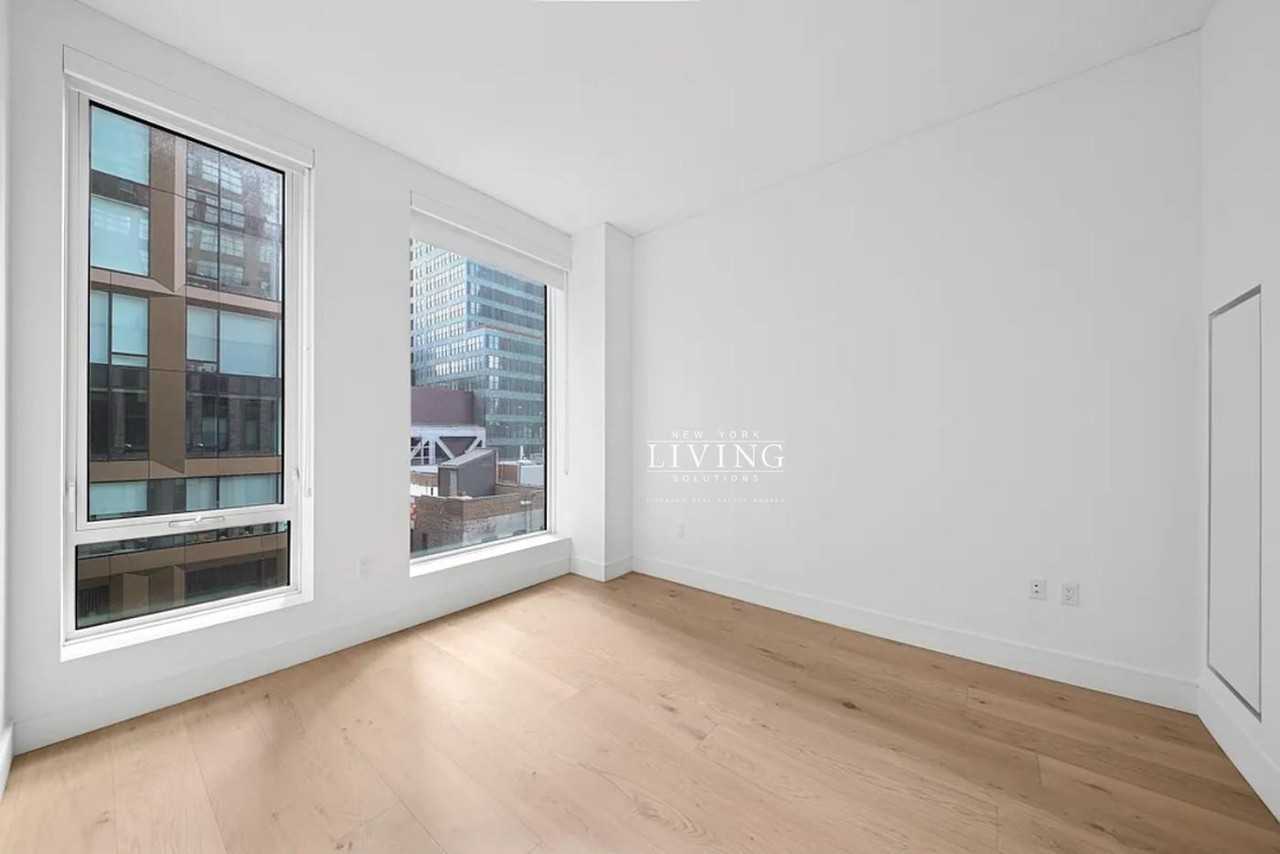 W 43rd St #31D - Photo 2 of 9