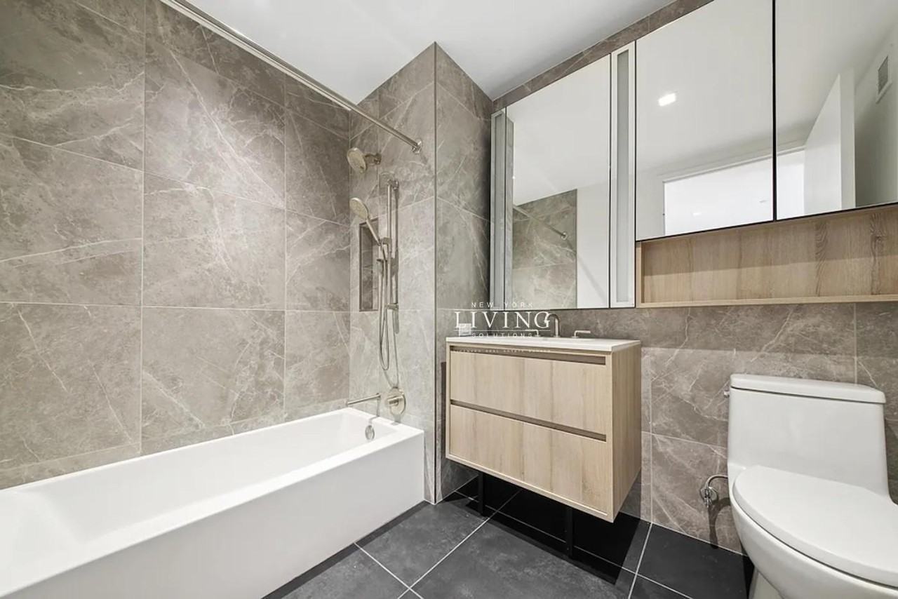 W 43rd St #31D - Photo 3 of 9