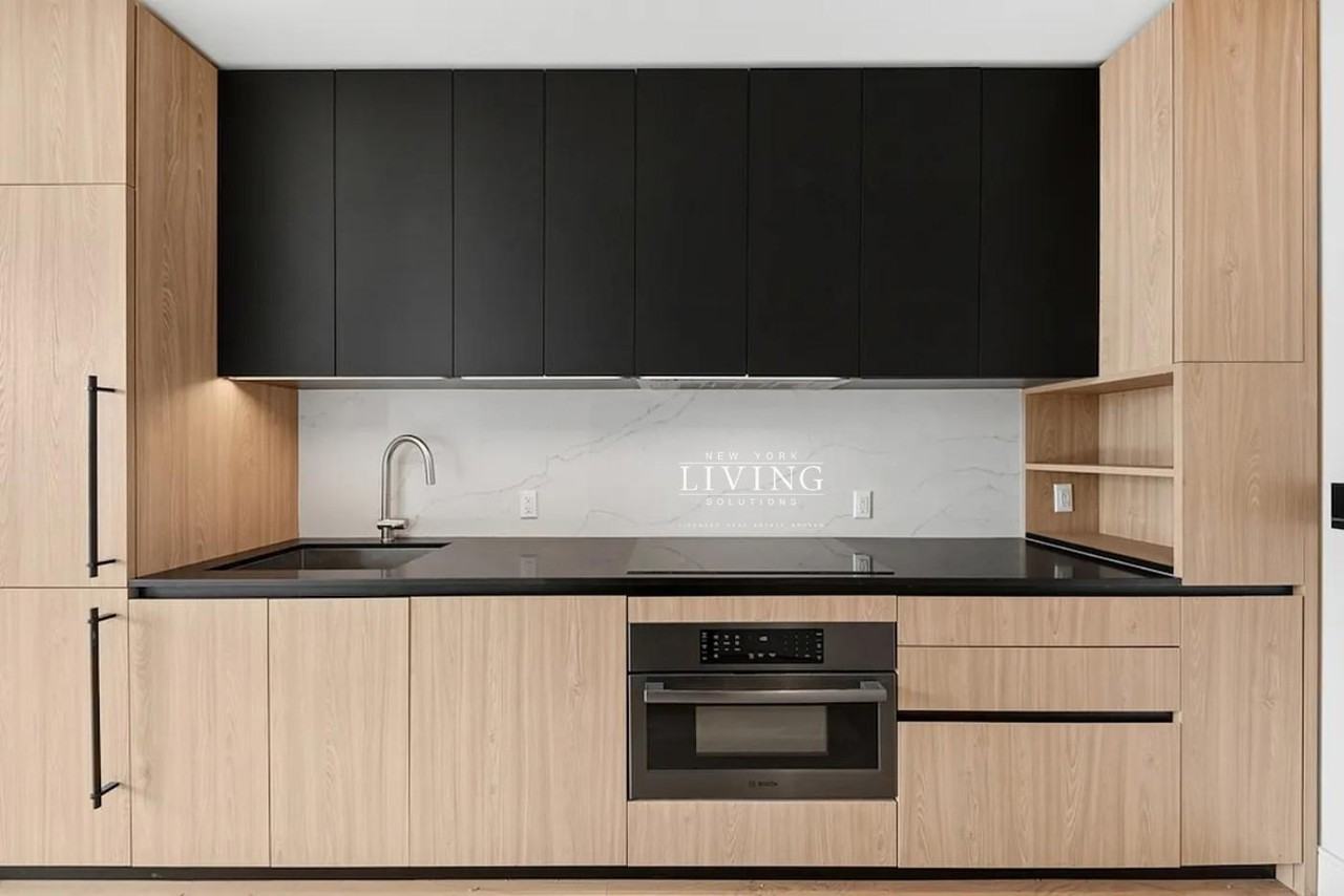 W 43rd St #31D - Photo 4 of 9