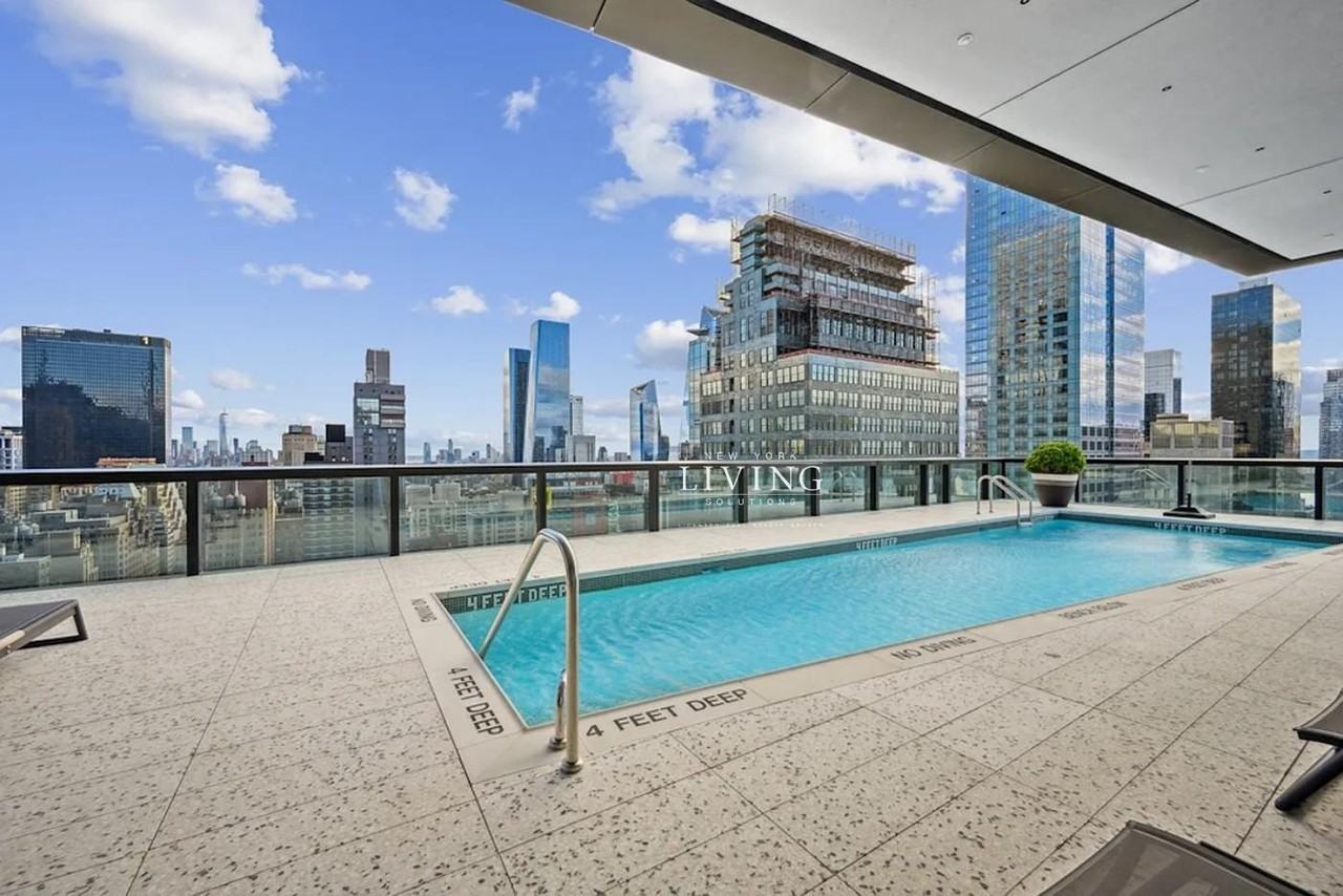 W 43rd St #31D - Photo 7 of 9