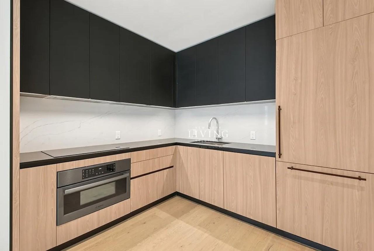 W 43rd St #6C - Photo 2 of 10