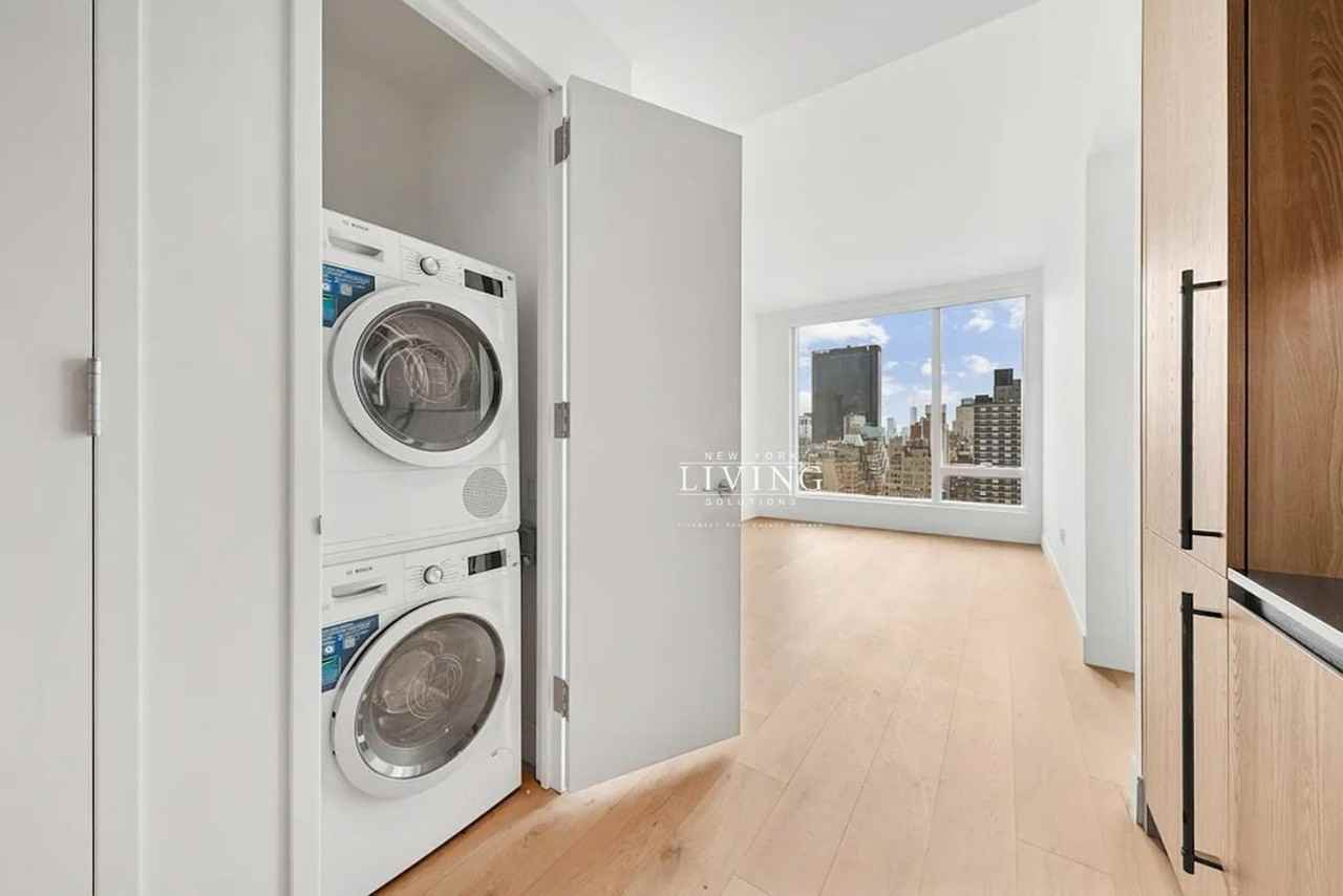 W 43rd St #6C - Photo 5 of 10