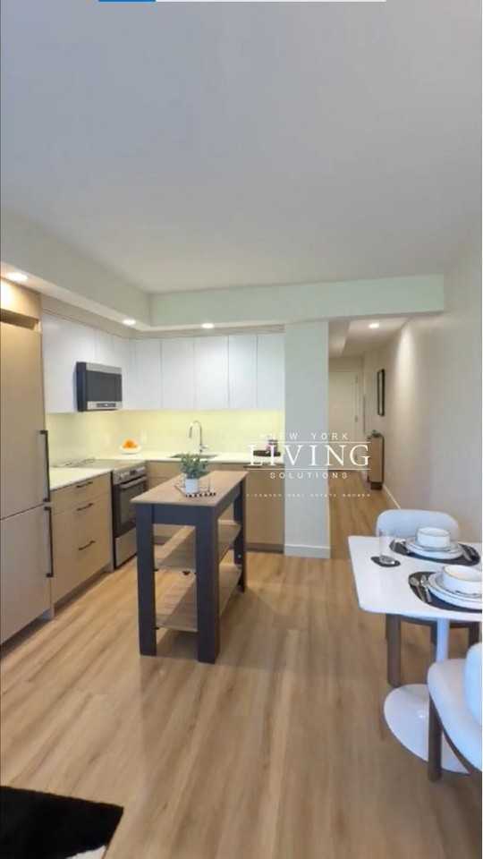 W 24th St #6J - Photo 5 of 7