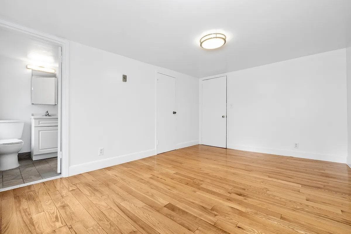 211 7th Ave #1 - Photo 4 of 4