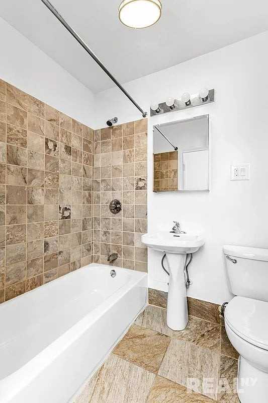 115 Perry St #3C - Photo 6 of 6