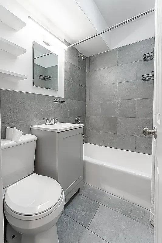 32 Cornelia St #1A - Photo 7 of 11