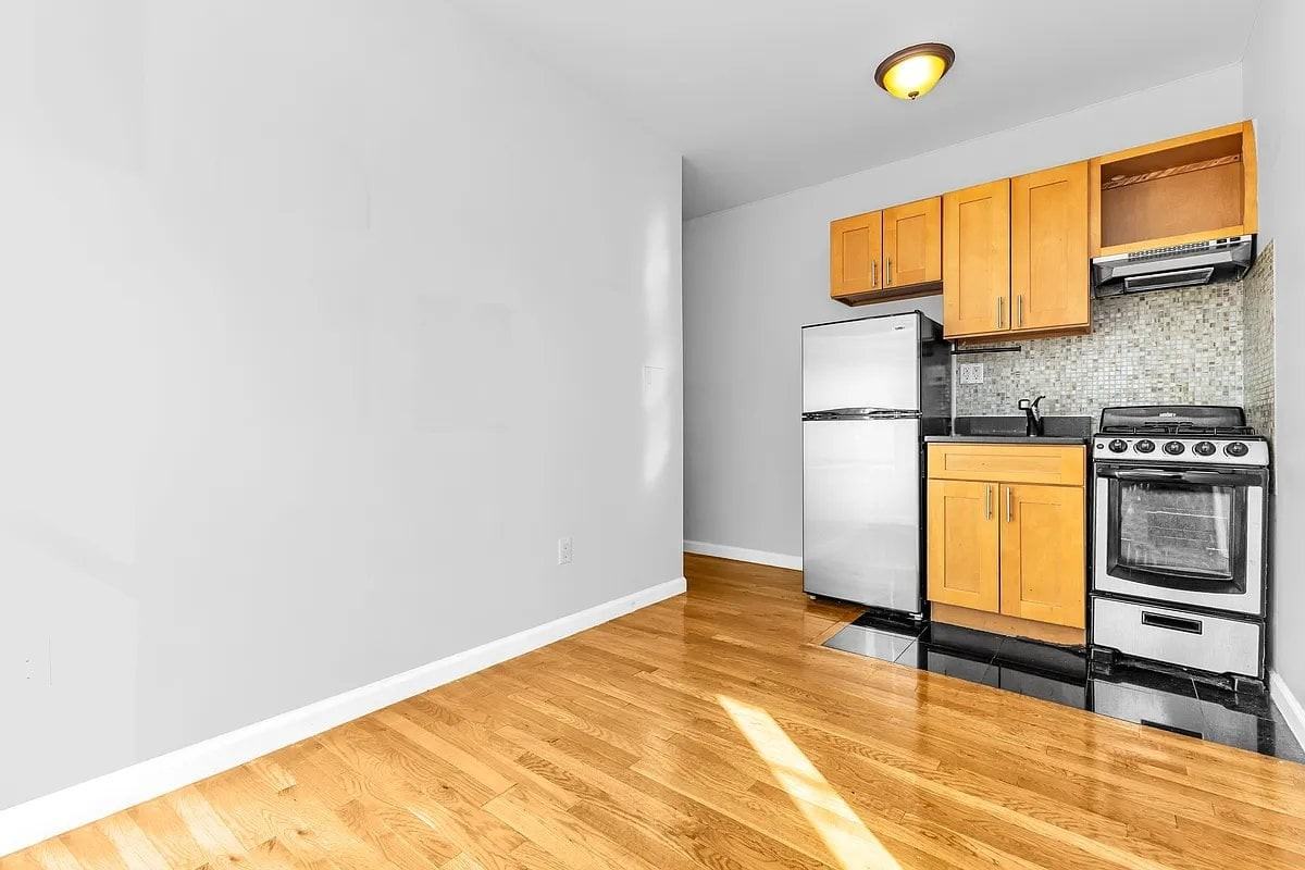 101 Delancey St #20 - Photo 4 of 5