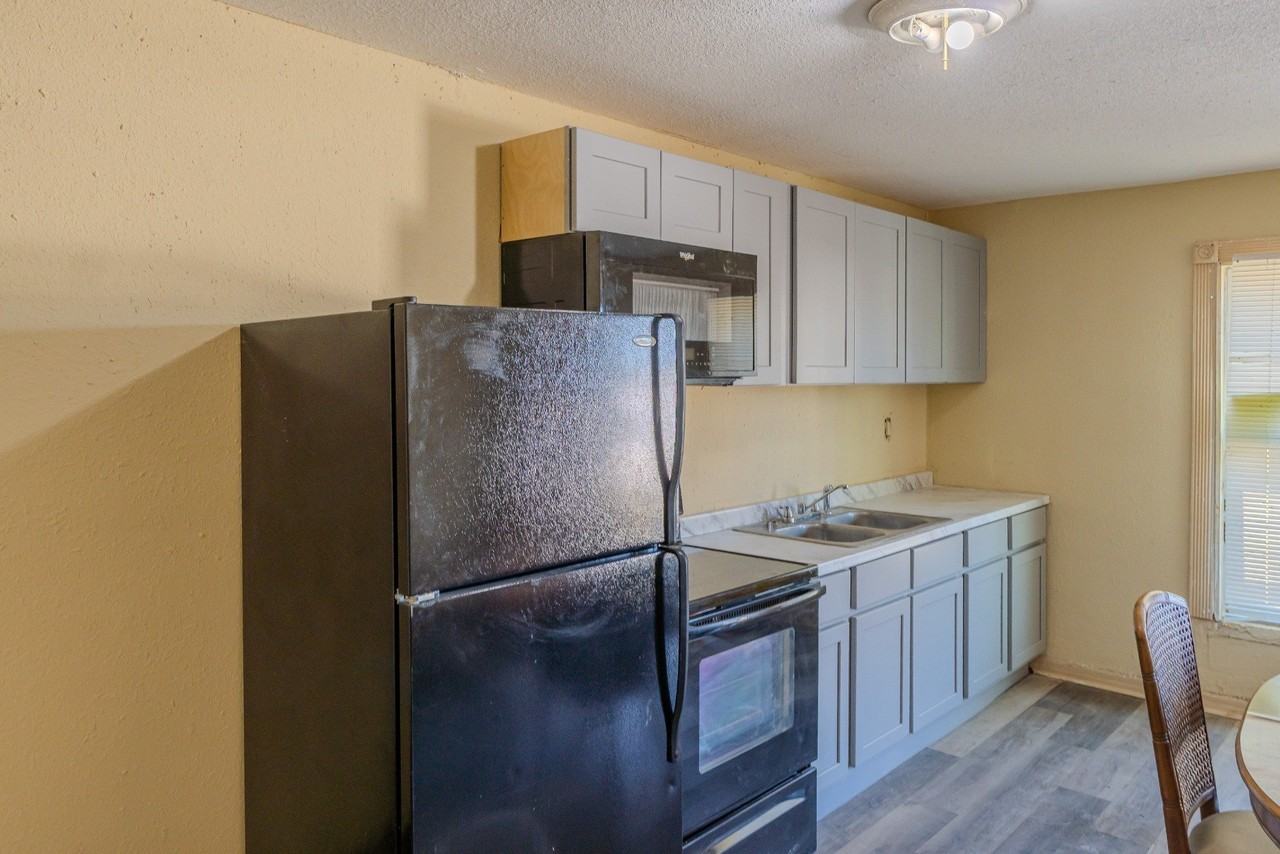 804 Martin Luther King Boulevard Northeast - Photo 5 of 24