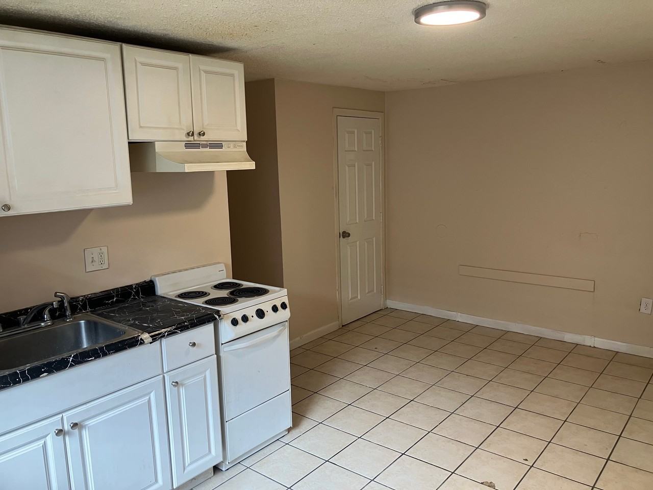 1610 Boston Street - Photo 4 of 24