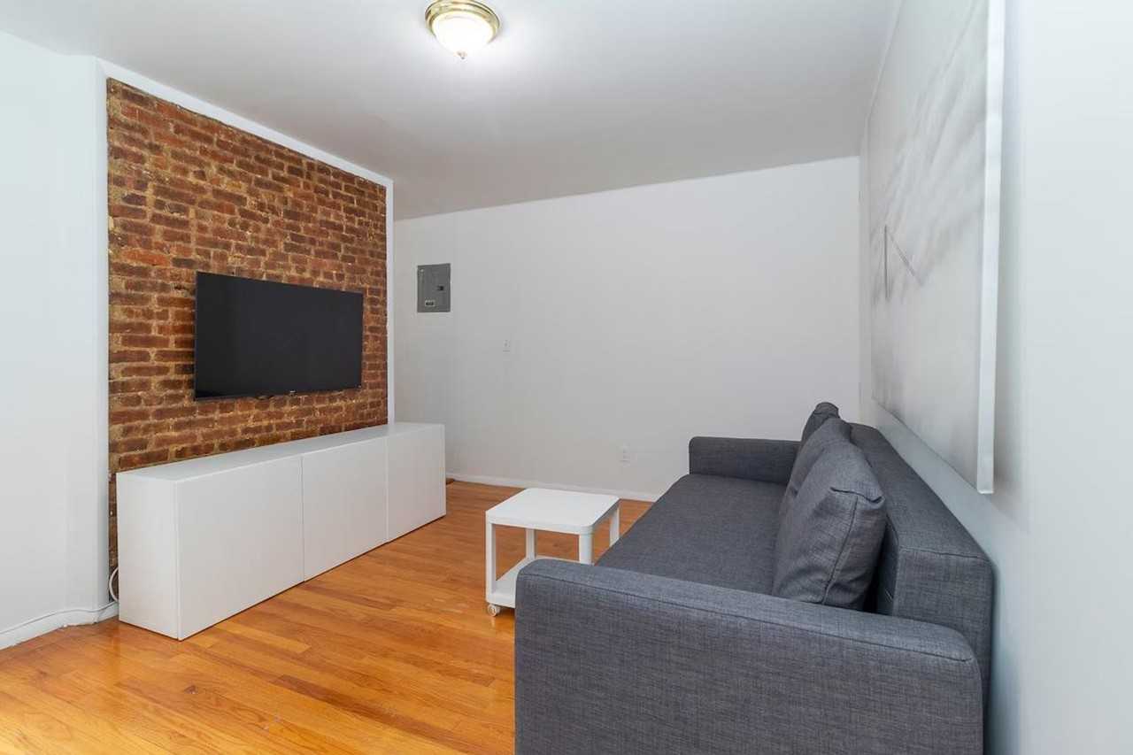 317 E 93rd St #1058690P - Photo 2 of 33