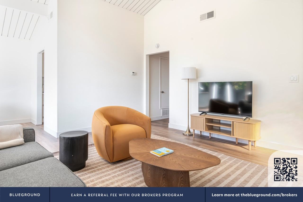 801 Middlefield Rd #2115 - Photo 5 of 31