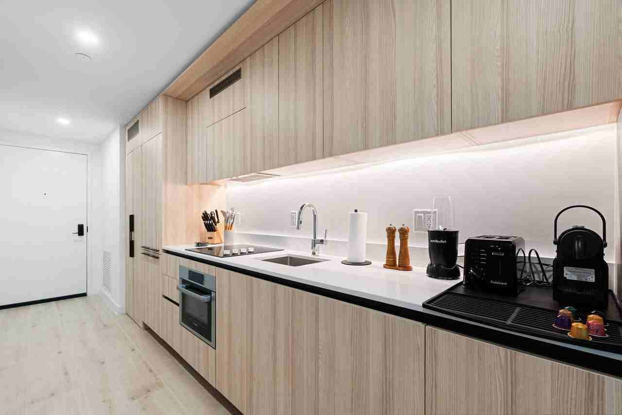 225 North Miami Avenue - Photo 3 of 31